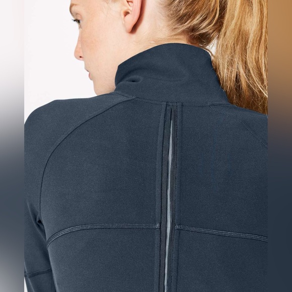 Lululemon Contour Jacket in Nocturnal Teal - Picture 4 of 5